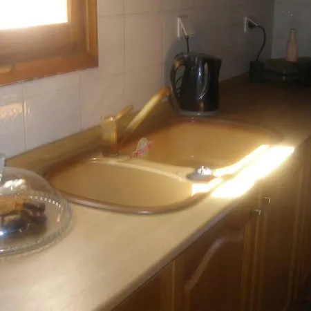 Semesterbostad John Actors