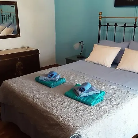 Tatil Evi John Actors Kavala